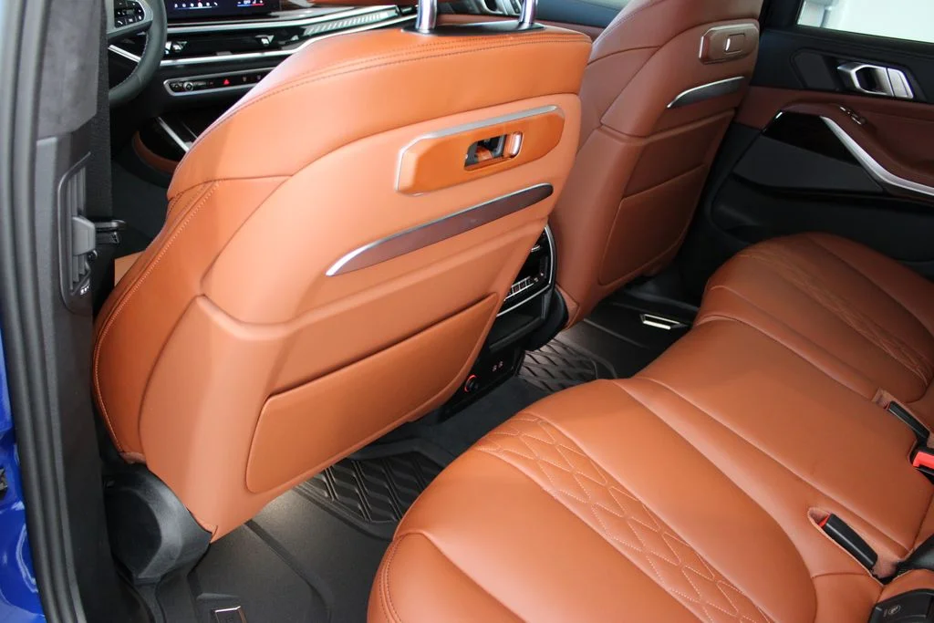 Used 2025 Blue Metallic BMW M60i image 44