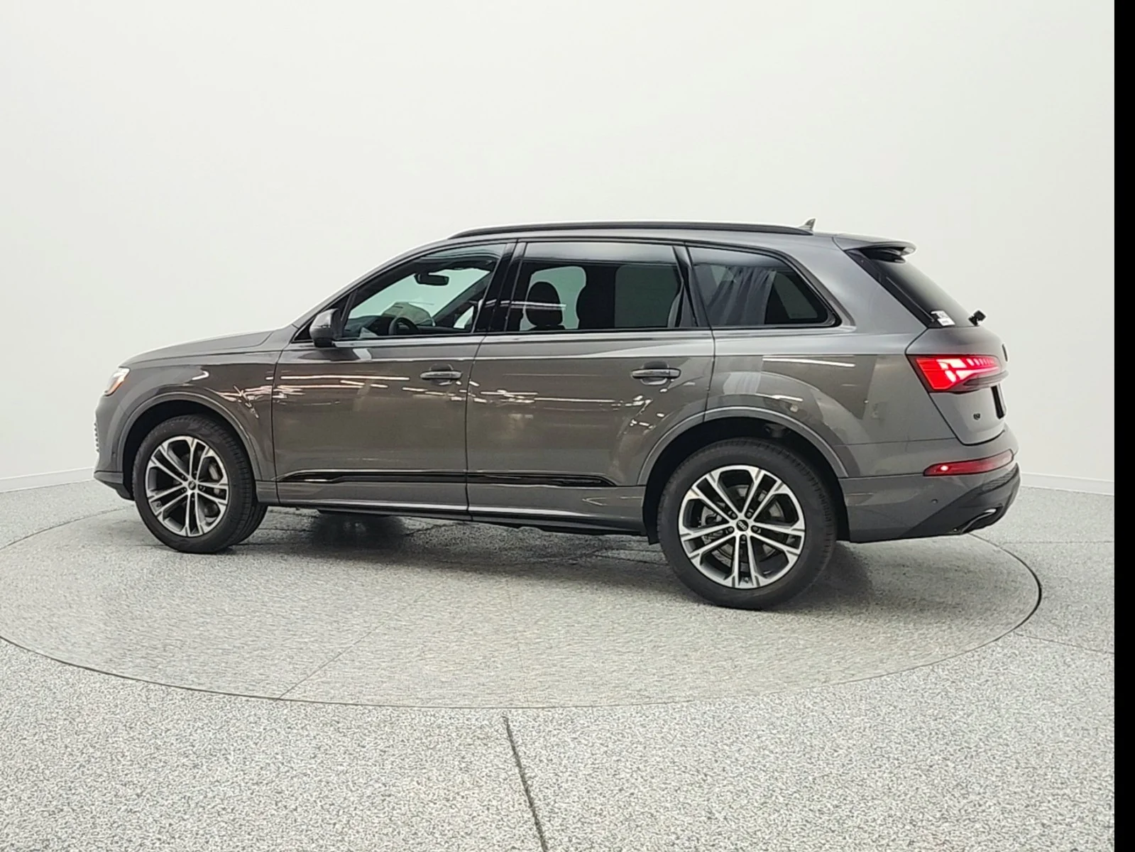 2026 Audi Q7 Premium - Photo 8