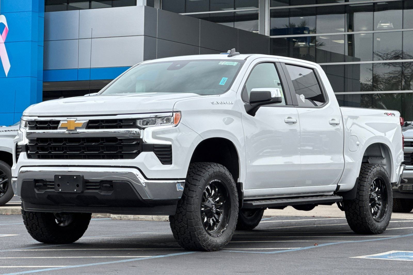2025 Chevrolet Silverado 1500 LT - Photo 7
