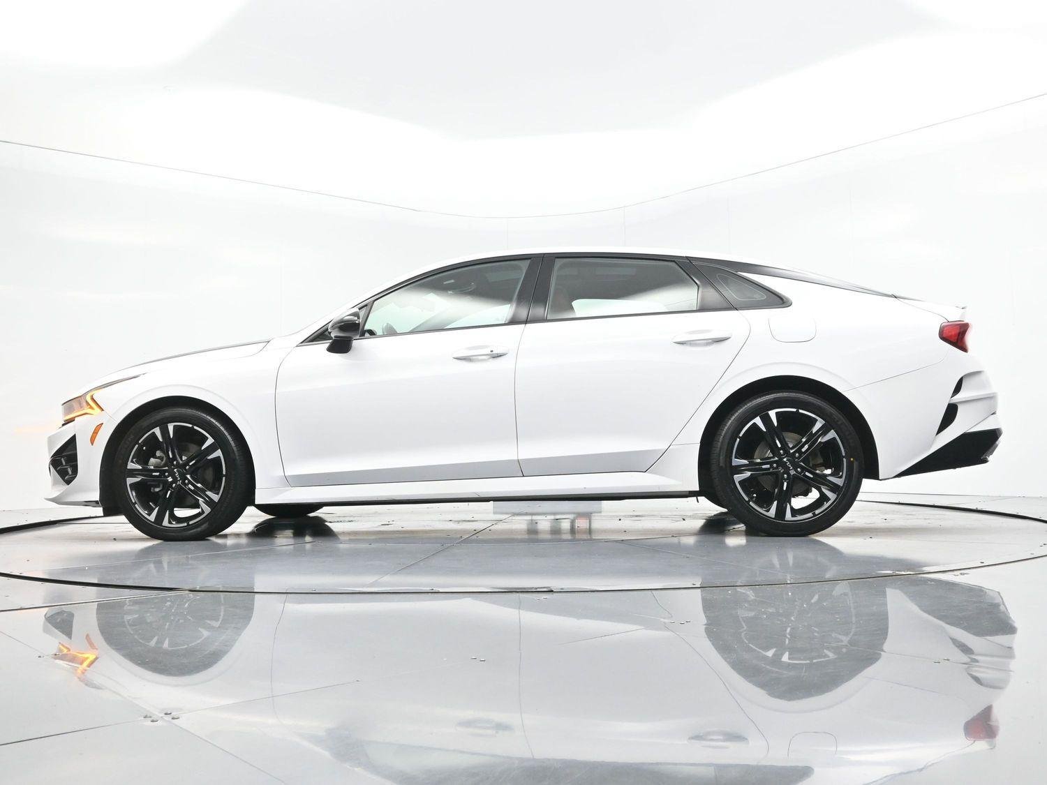 Used 2022 Glacial White Pearl Kia GT-Line image 46