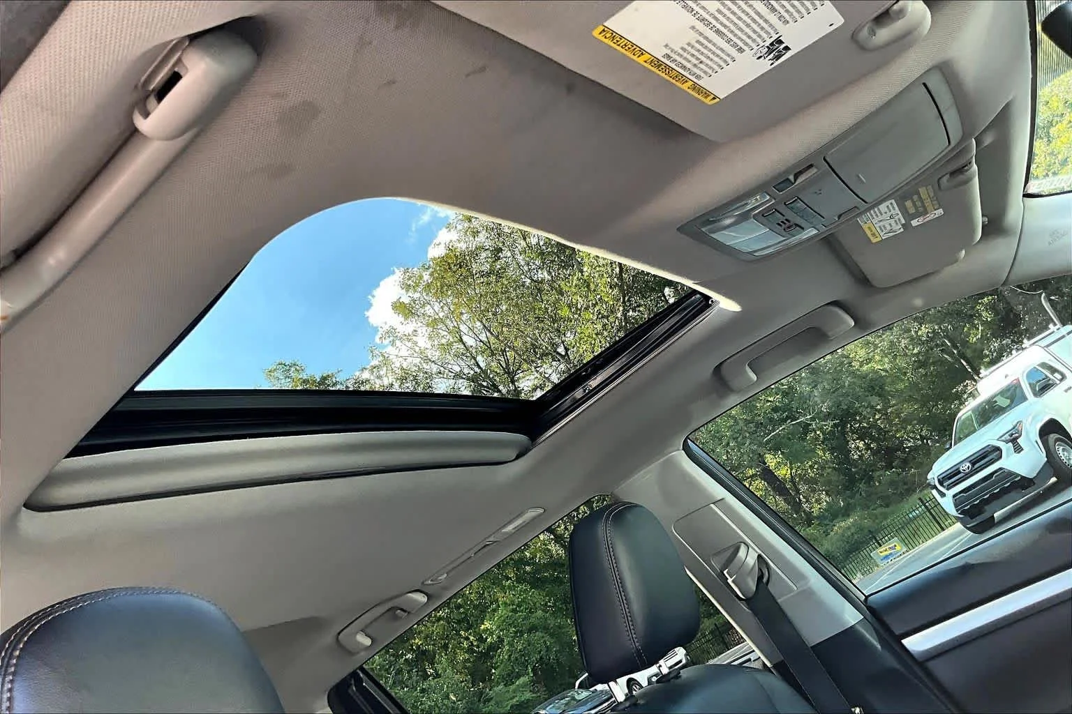 Used 2016 Shoreline Blue Pearl Toyota XLE image 14