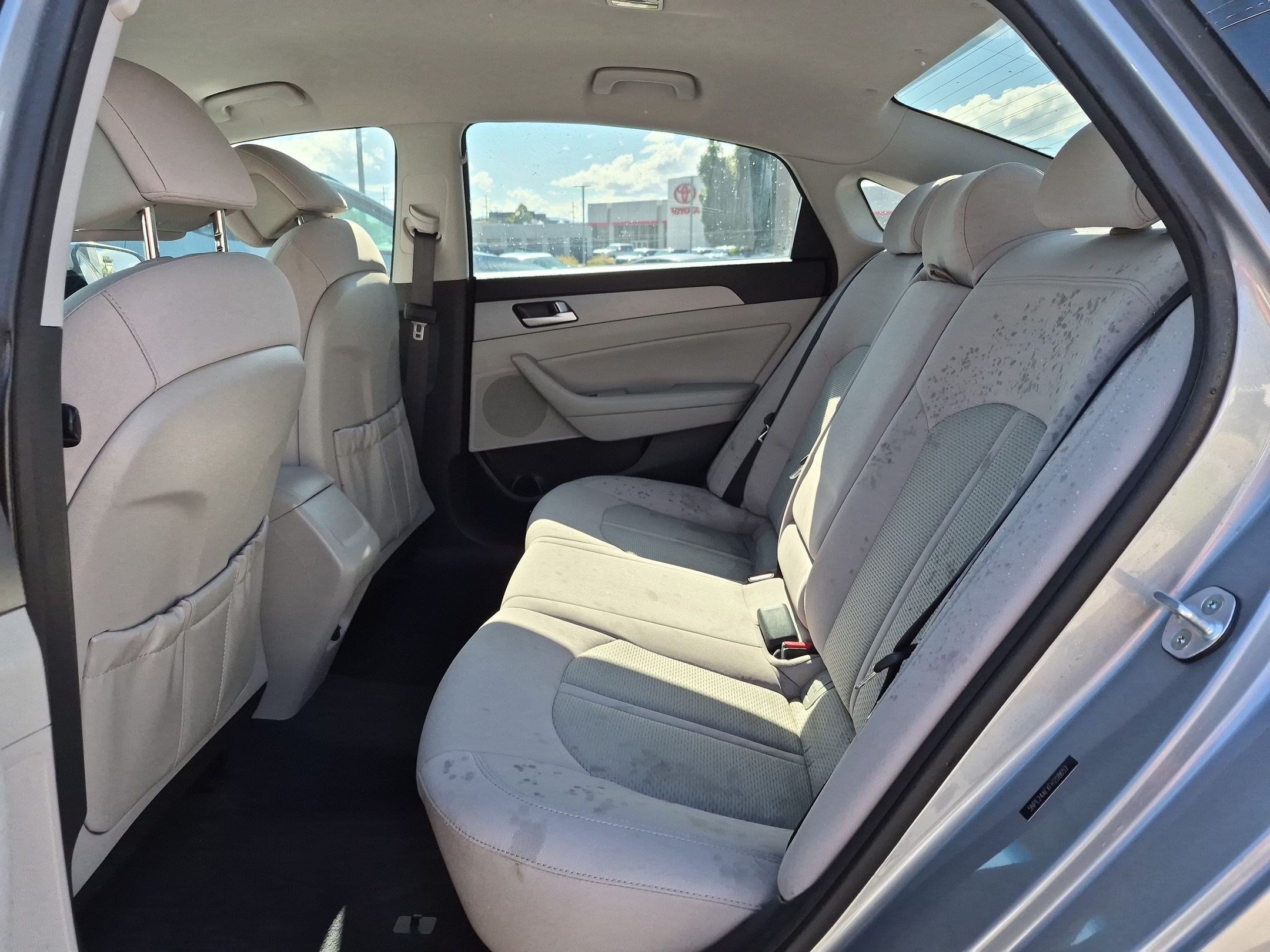 Used 2015 Shale Gray Metallic Hyundai 2.4L SE image 25