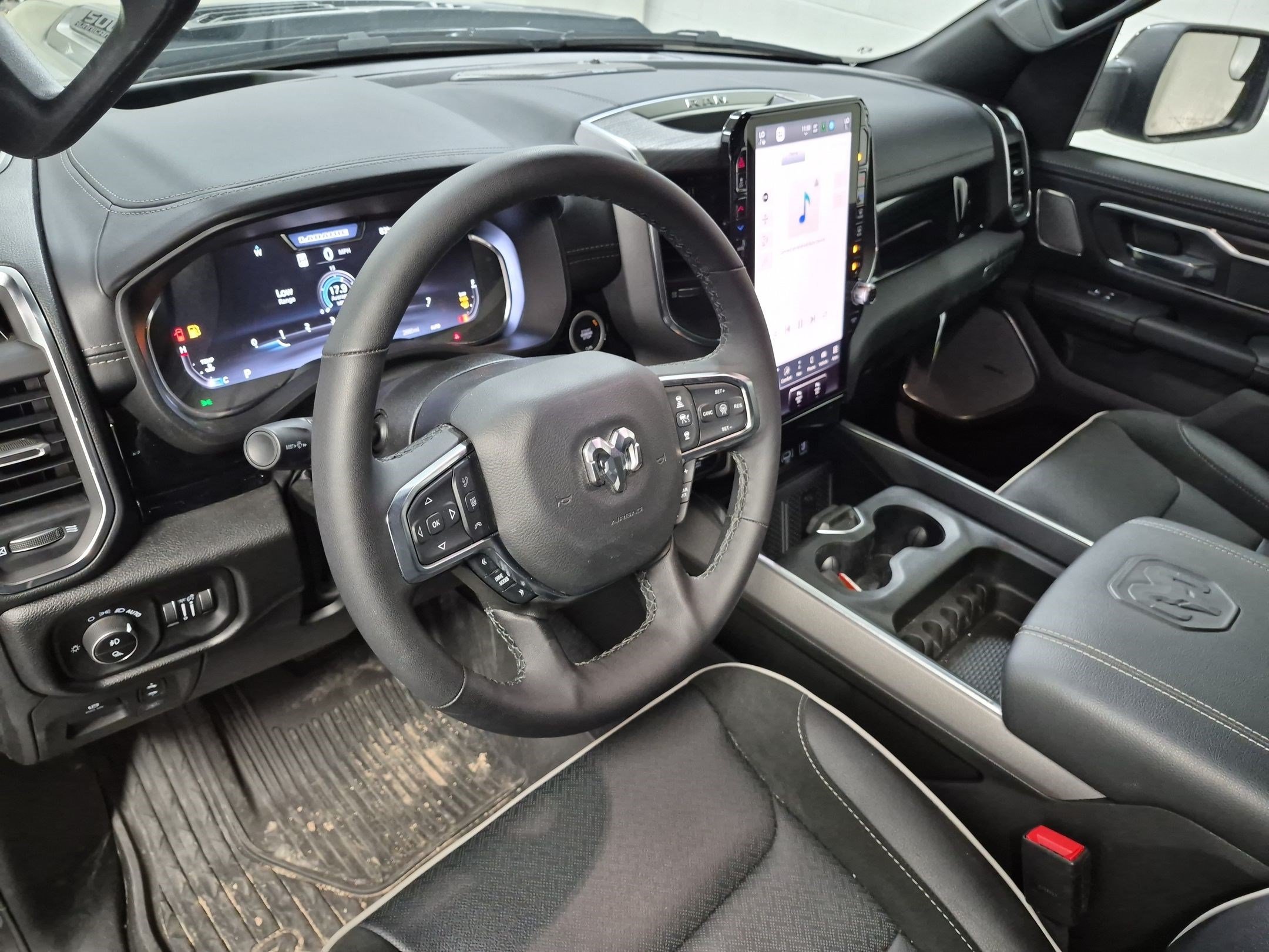 New 2026 Granite Crystal Metallic Clear-Coat Exterior Paint RAM Laramie image 11