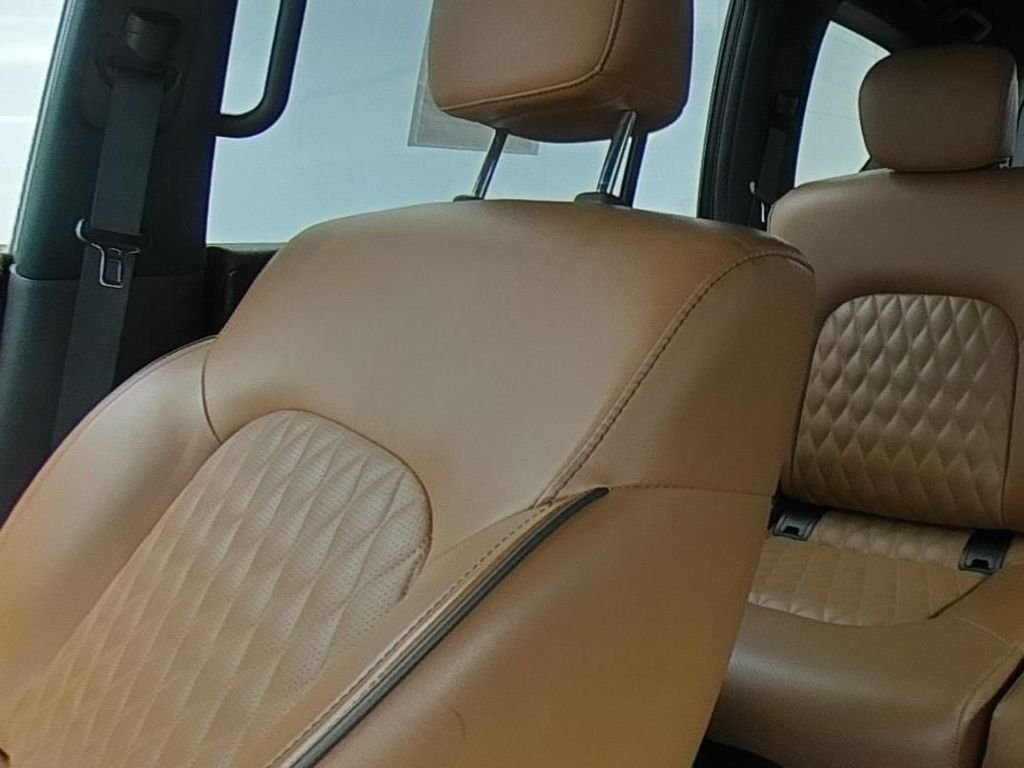 Used 2024 Beige INFINITI Sensory image 9