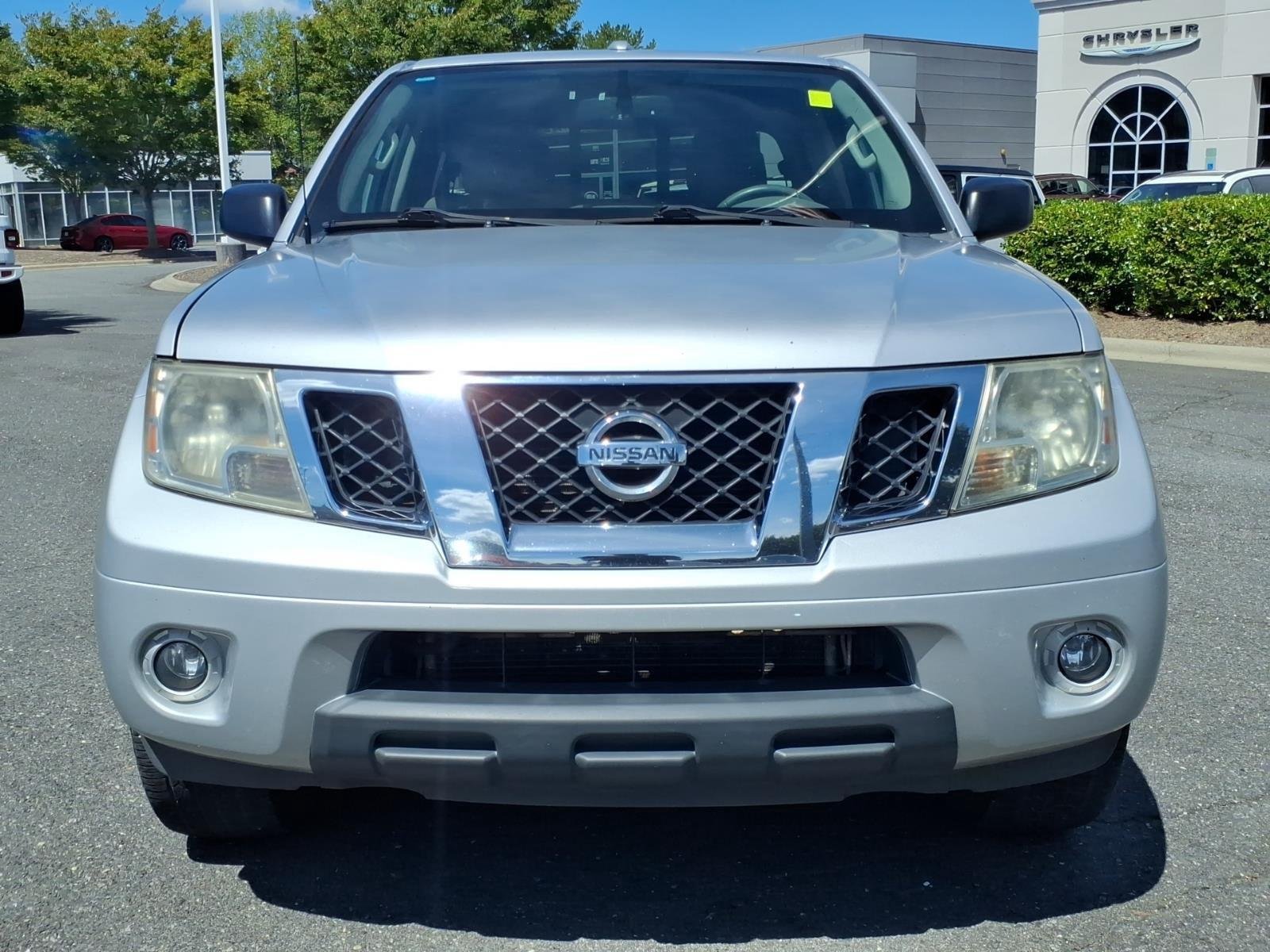 Used 2015 Brilliant Silver Nissan SV image 12