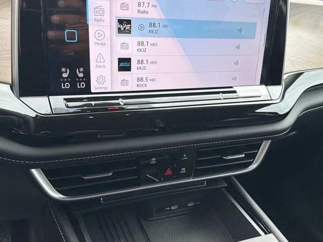 New 2026 Black Volkswagen 2.0T SE image 22