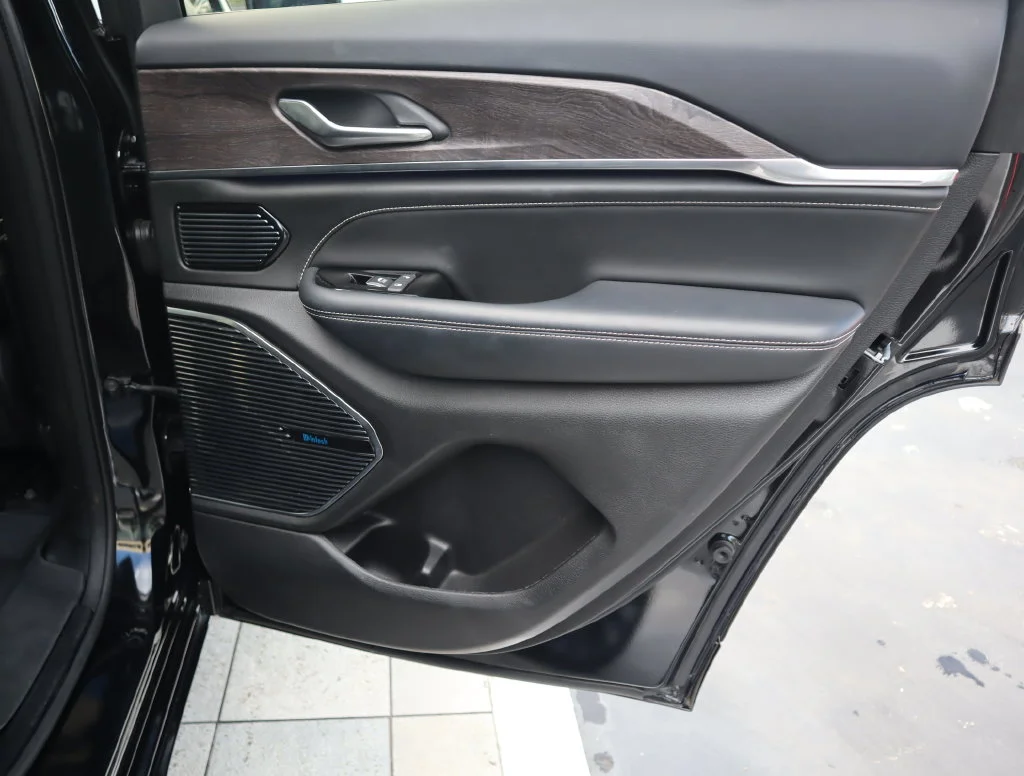 Used 2023 Black Jeep Overland image 18