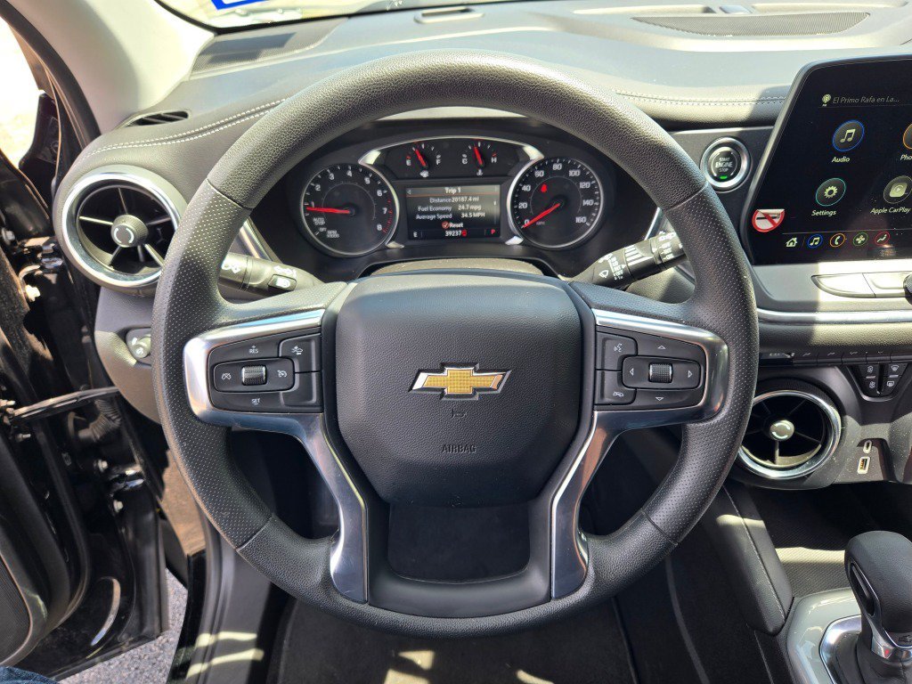 Used 2025 Black Chevrolet 2LT image 32