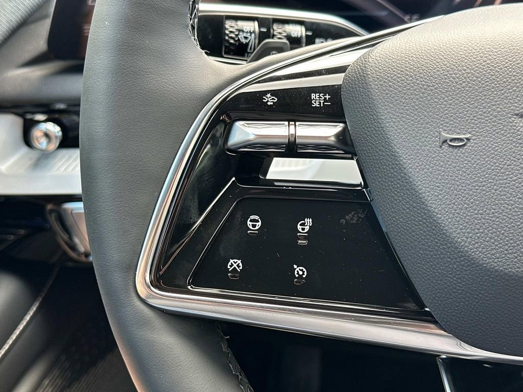 2025 Cadillac OPTIQ Sport 1 - Photo 15