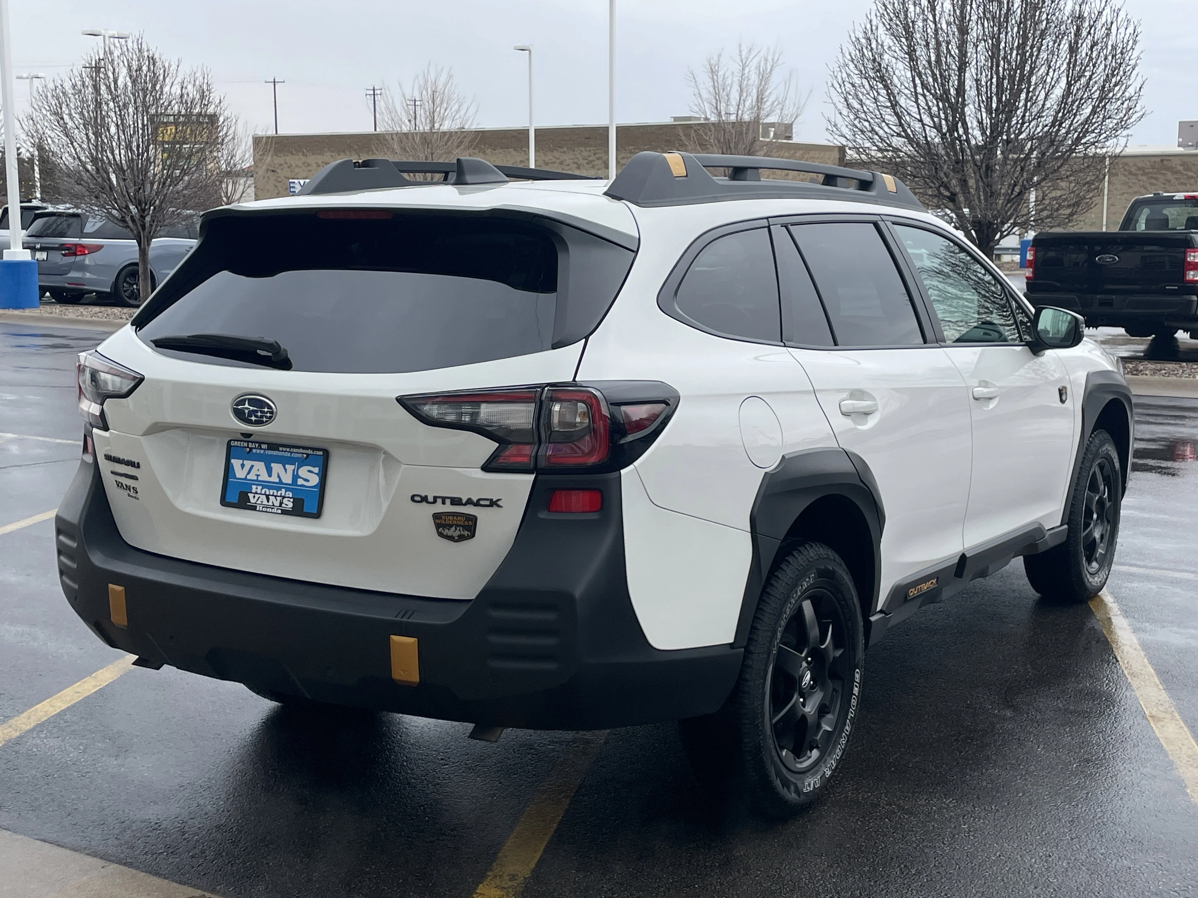 Used 2025 Crystal White Pearl Subaru Wilderness image 9