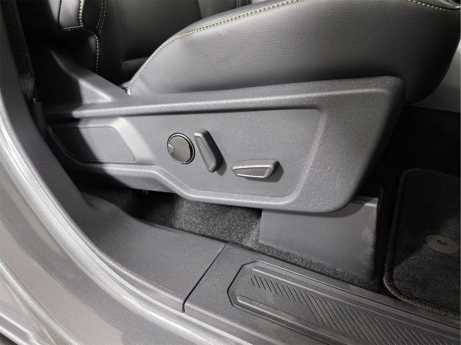 Used 2025 Carbonized Gray Metallic Ford Badlands image 24