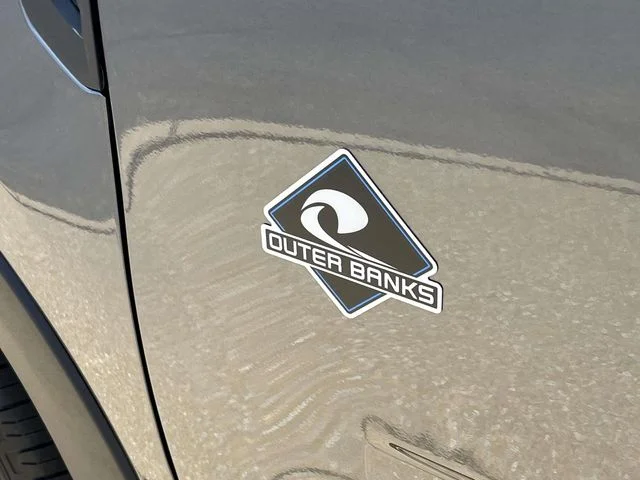 New 2026 Carbonized Gray Metallic Ford Outer Banks image 7