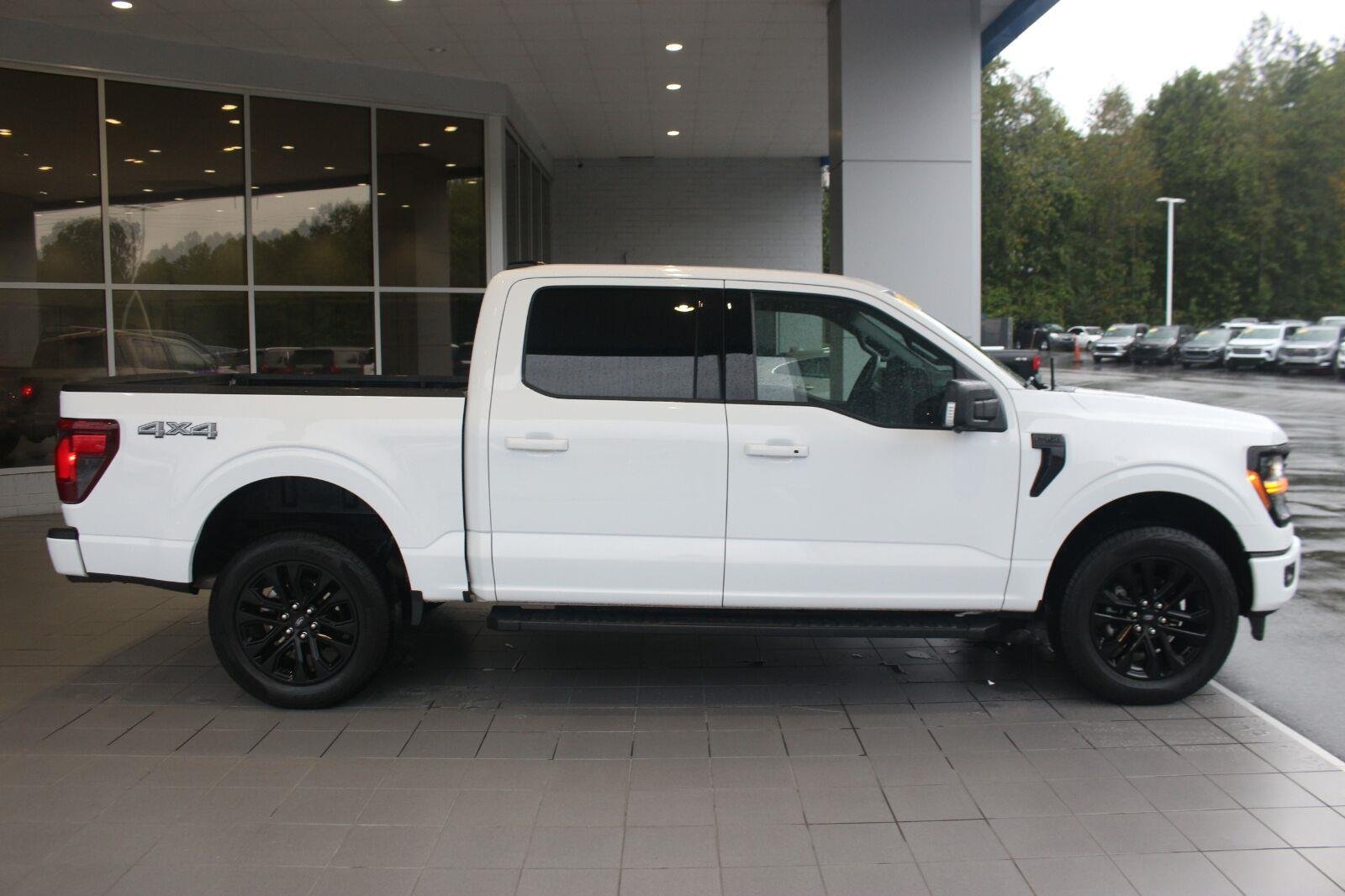 Used 2024 White Ford XLT image 7