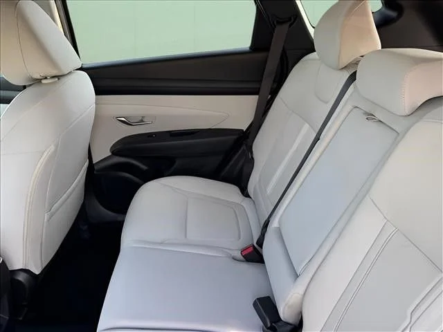 Used 2025 Green Hyundai SEL image 10
