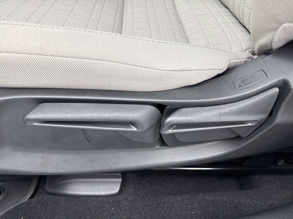 New 2027 Platinum White Pearl Honda LX image 18