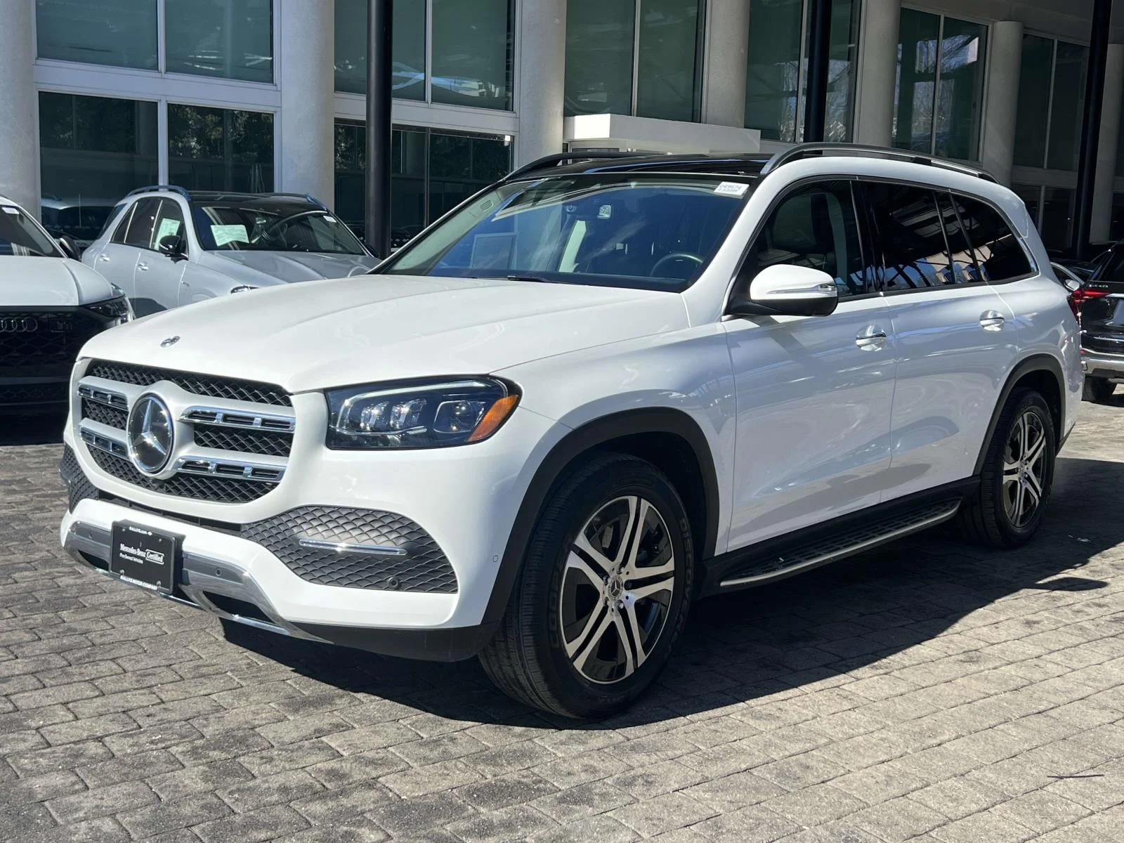 Certified Used 2023  Mercedes-Benz GLS 450 image 3