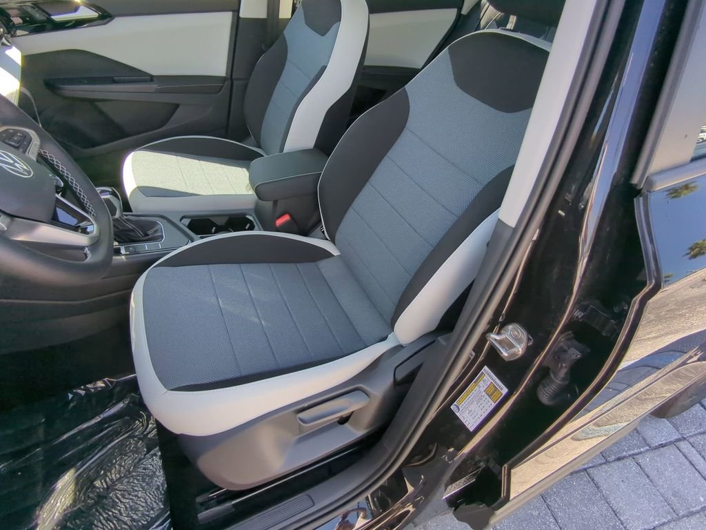 New 2026 Black Volkswagen 1.5T S image 18