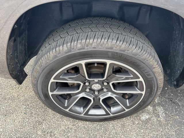 Used 2019 Granite Crystal Metallic Clearcoat Ram Laramie image 6