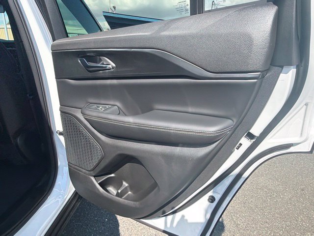 New 2026 Bright White Clear-Coat Exterior Paint Jeep Laredo X image 11
