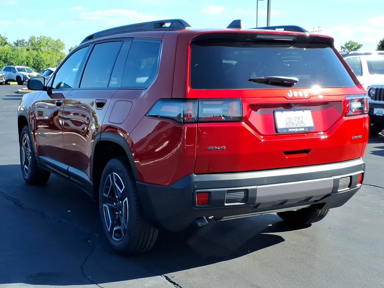New 2026 Red Hot Pearl-Coat Exterior Paint Jeep Limited image 4