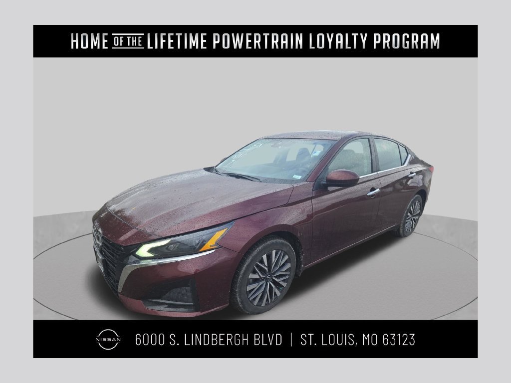 Used 2024 Red Nissan 2.5 SV image 1
