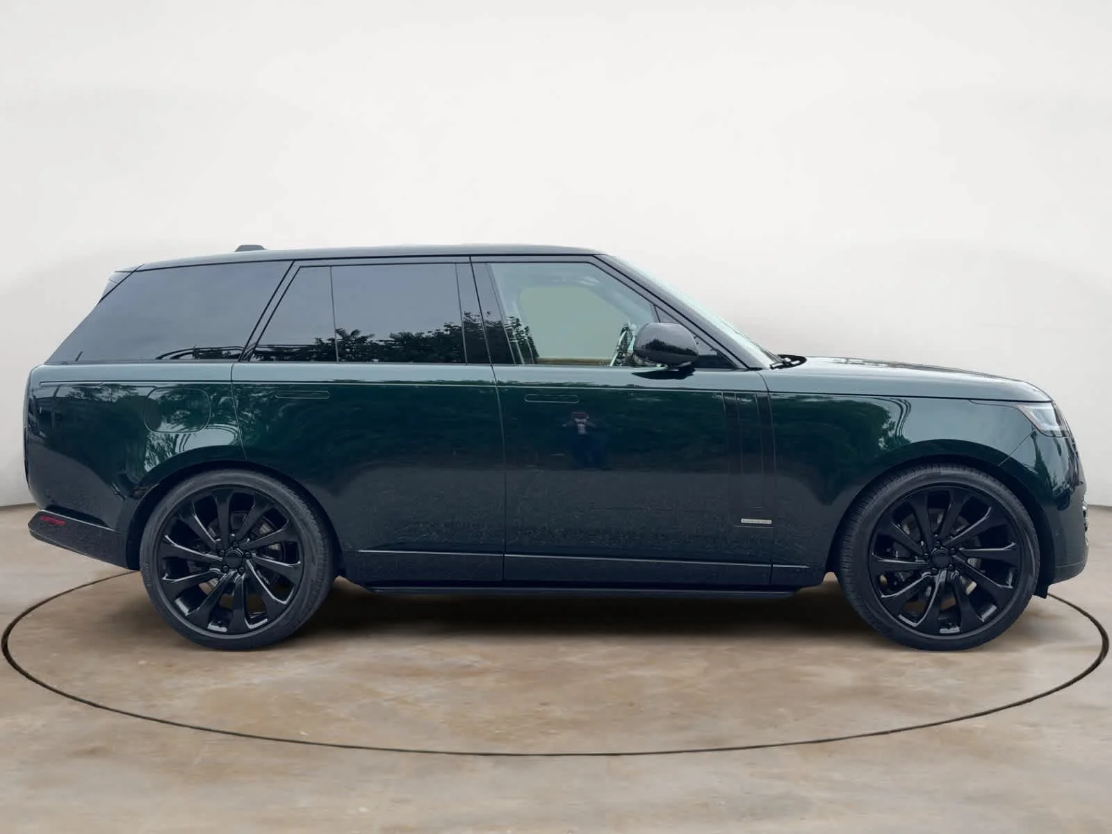 Certified Used 2024 British Racing Green SV Bespoke Ultra Met Gloss Land Rover P530 SWB image 6