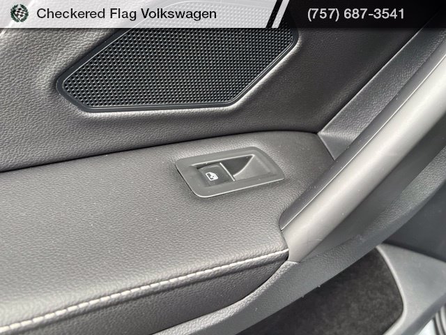Used 2022 Platinum Gray Metallic Volkswagen 2.0T SE image 27