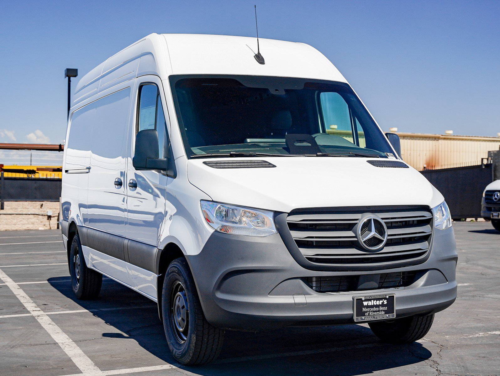 New 2025 Arctic White Mercedes-Benz 2500 High Roof I4 Diesel HO 144 RWD image 3