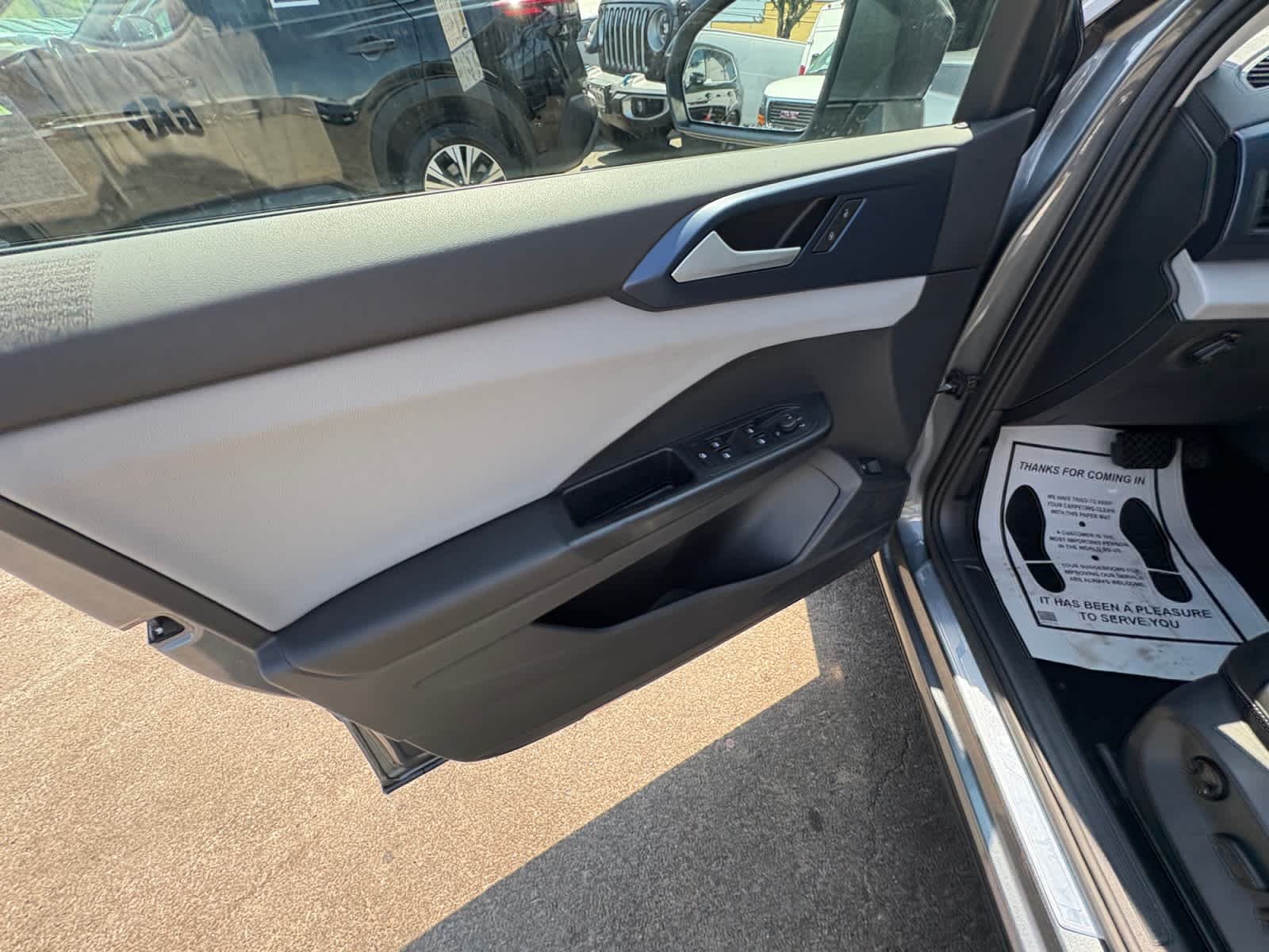 Used 2022 Platinum Gray Metallic Volkswagen SE image 14