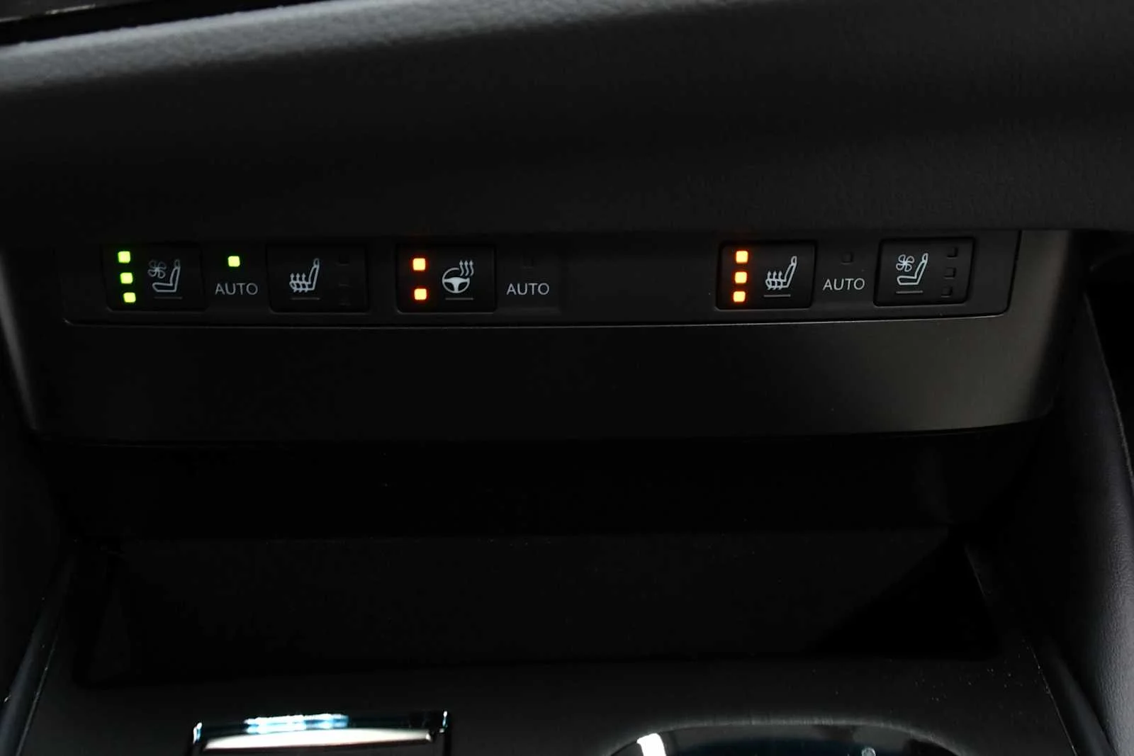 Used 2025 Iridium Lexus  image 21
