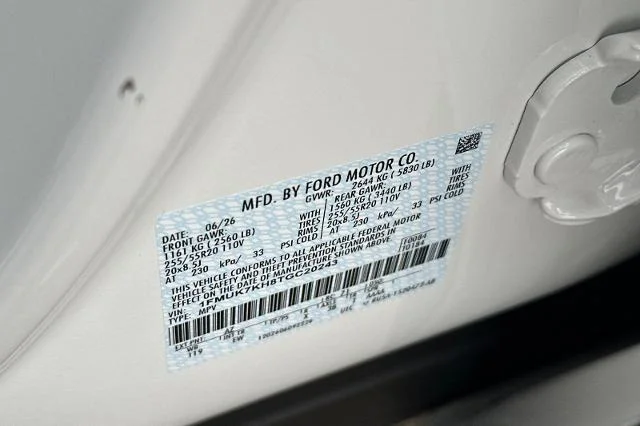 New 2026 Star White Metallic Tri-Coat Ford ST-Line image 51