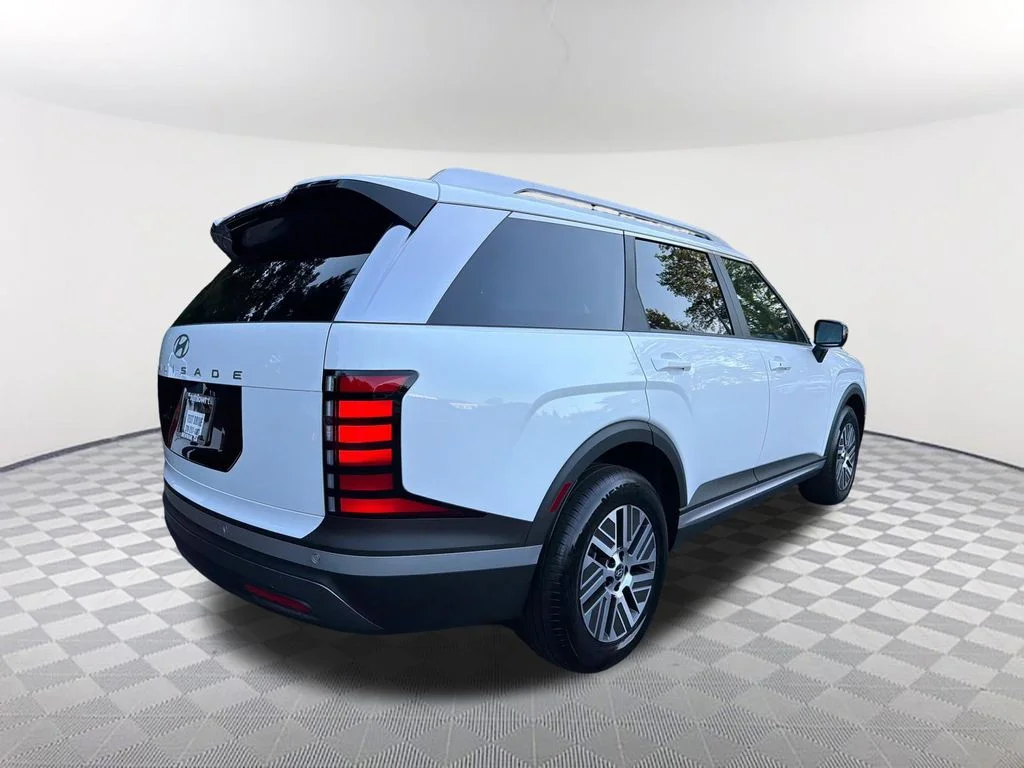 Used 2026 White Hyundai Blue SEL image 5