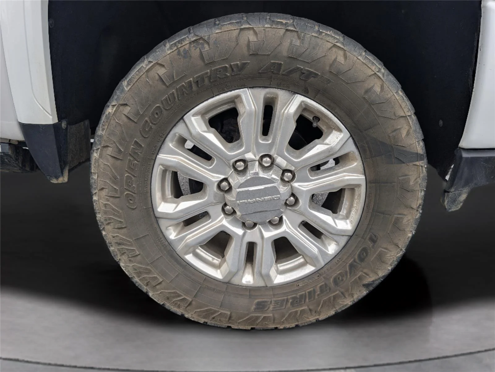 Used 2023 White Frost Tricoat GMC Denali image 43