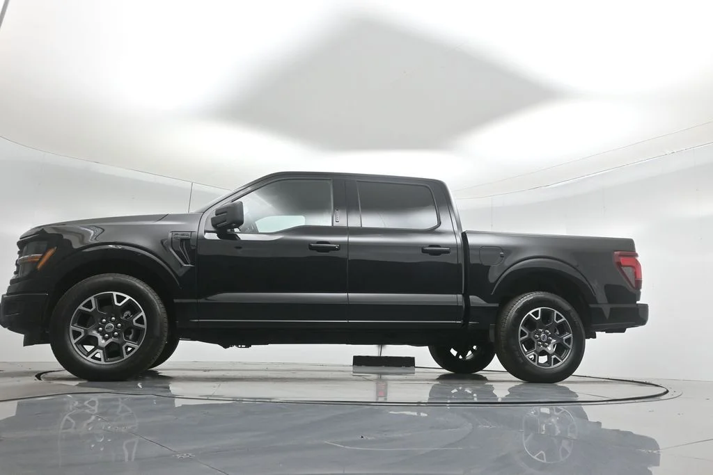 New 2024 Agate Black Metallic Ford XLT image 48