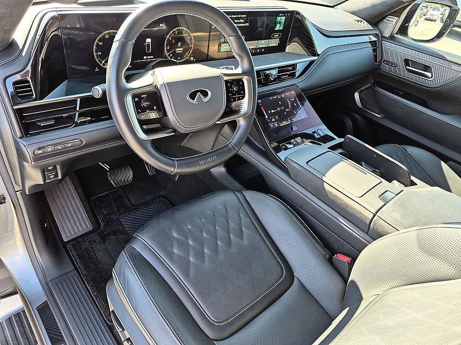 Used 2025 Dynamic Metal/Black Obsidian INFINITI AUTOGRAPH image 16