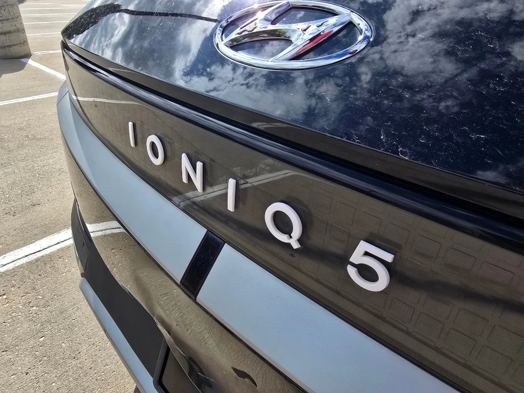 Used 2023 Abyss Black Hyundai SE image 12