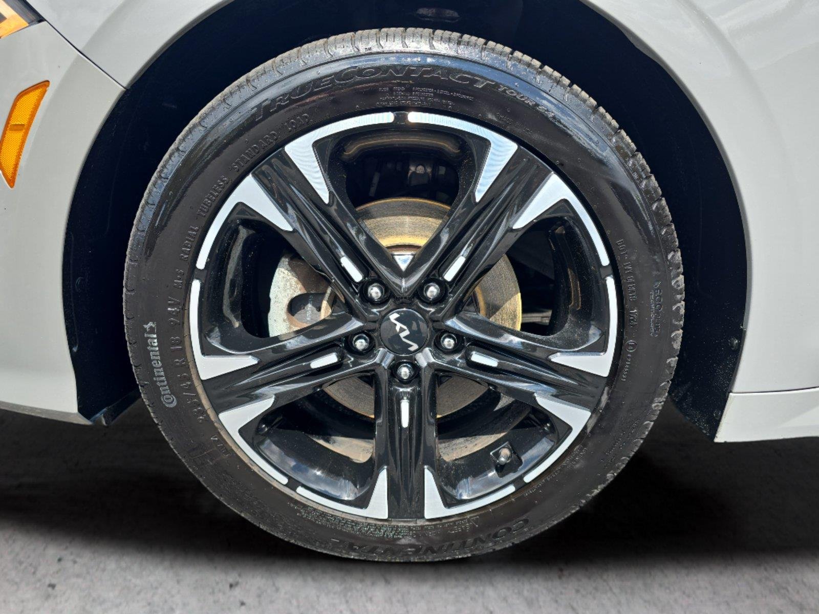 Used 2023 Wolf Gray Kia GT-Line image 31