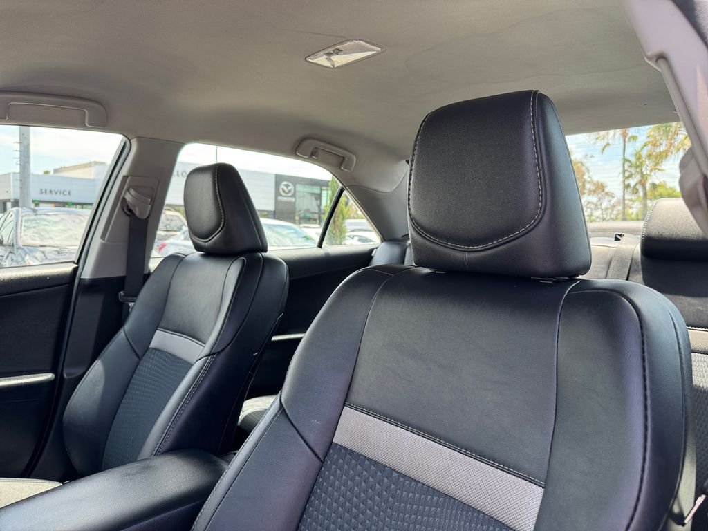 Used 2014 White Toyota SE image 19