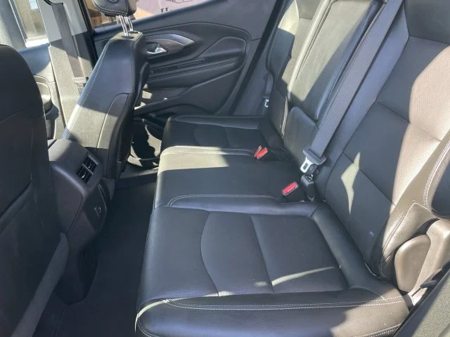 Used 2024 White GMC SLT image 24