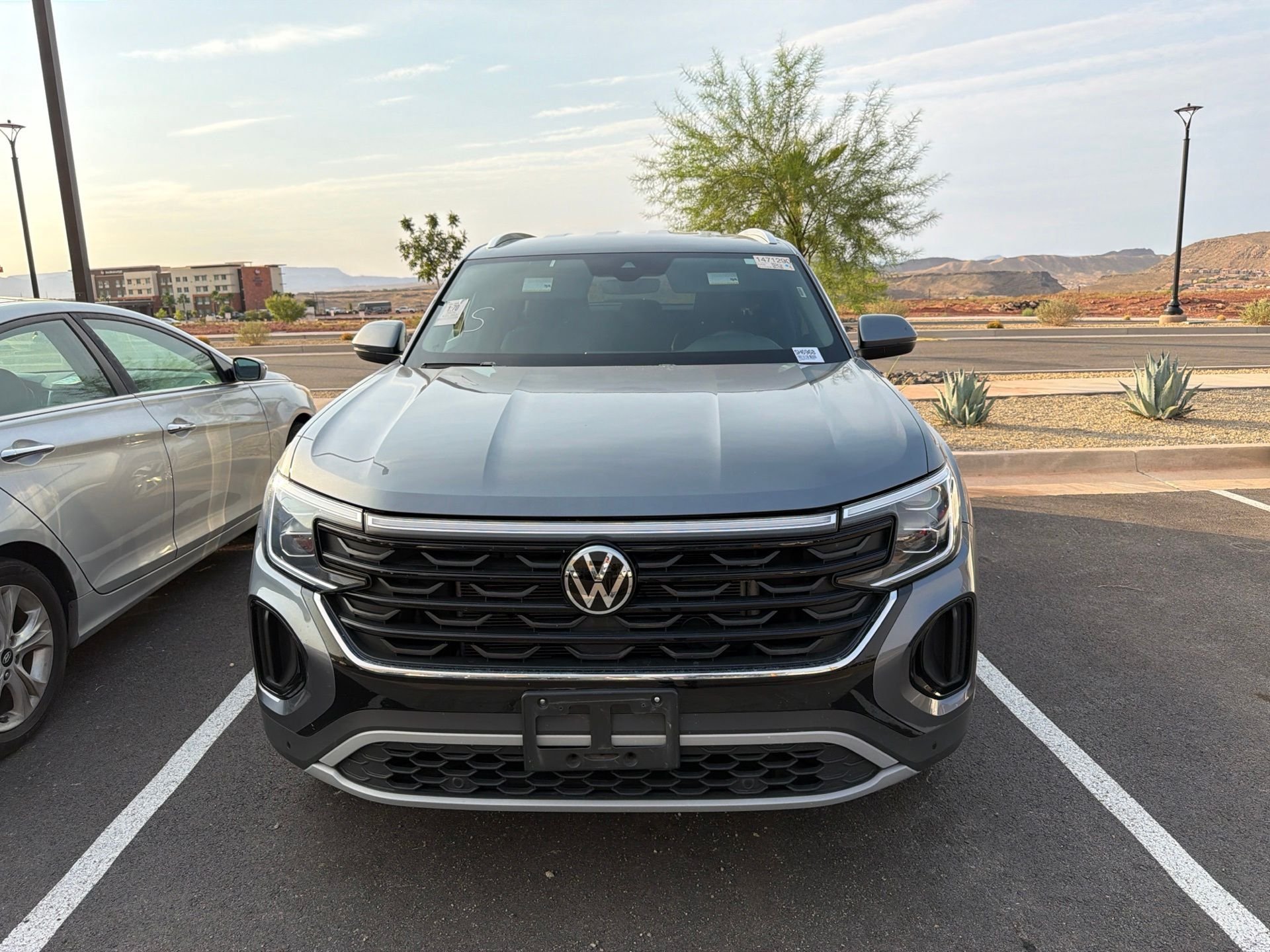 Used 2025 Gray Volkswagen 2.0T SE w/Technology image 2