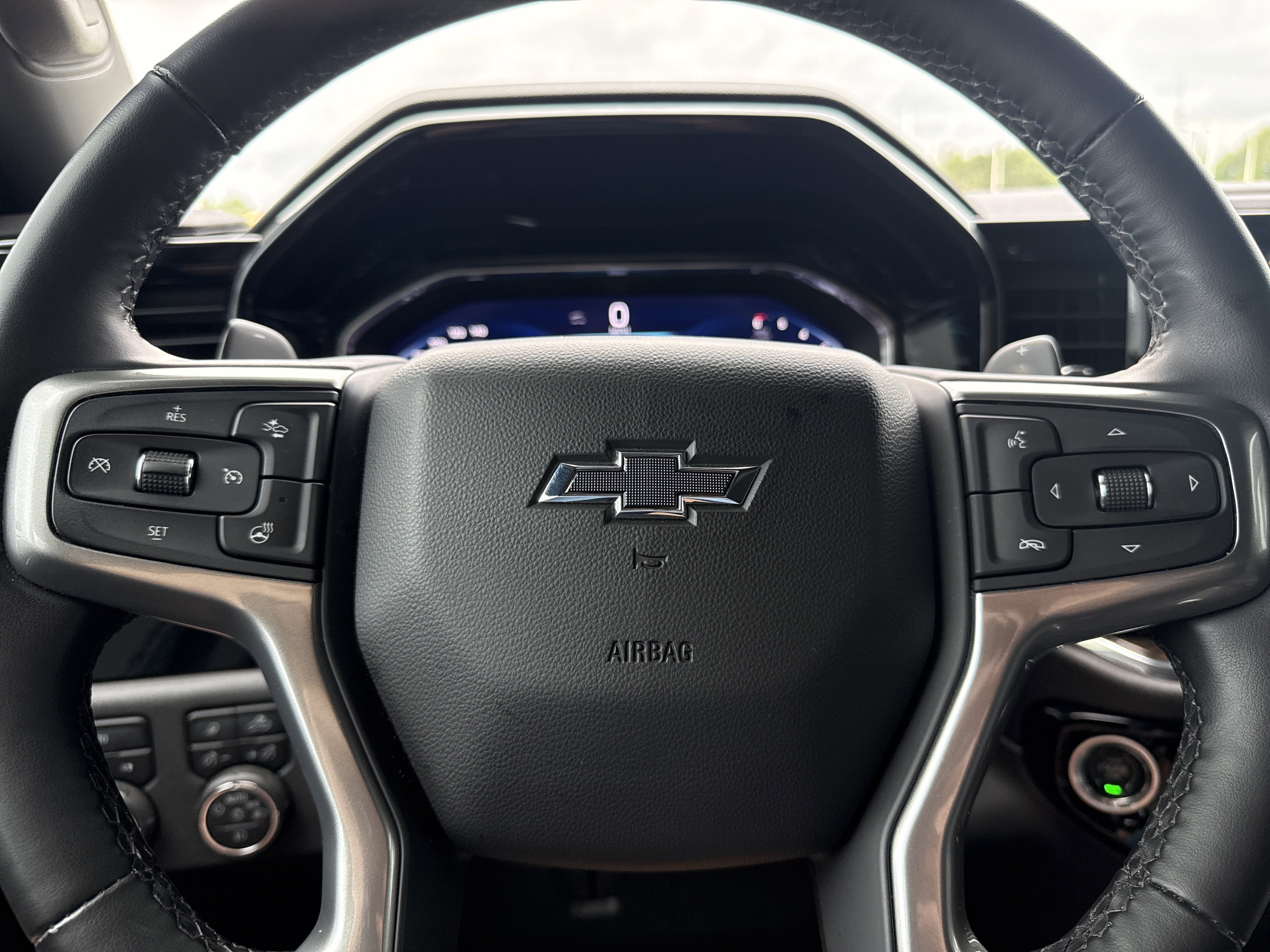 Used 2024 Summit White Chevrolet RST image 23