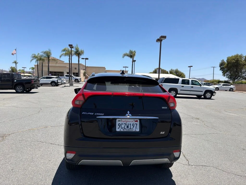 Used 2020  Mitsubishi SE image 7