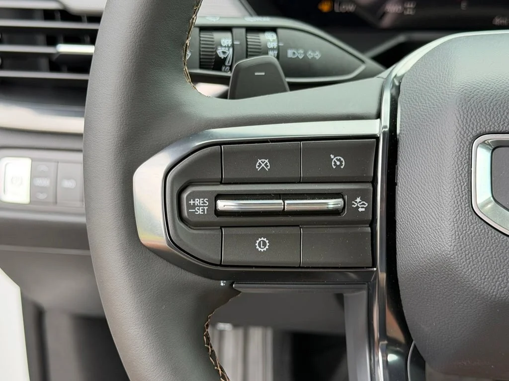 2026 GMC Acadia AT4 - Photo 9