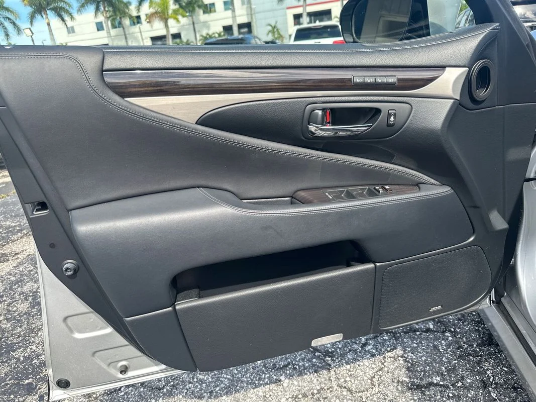 Used 2014  Lexus  image 15