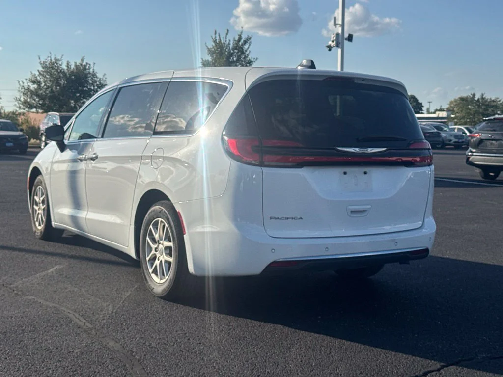 Used 2024 White Chrysler Touring L image 2