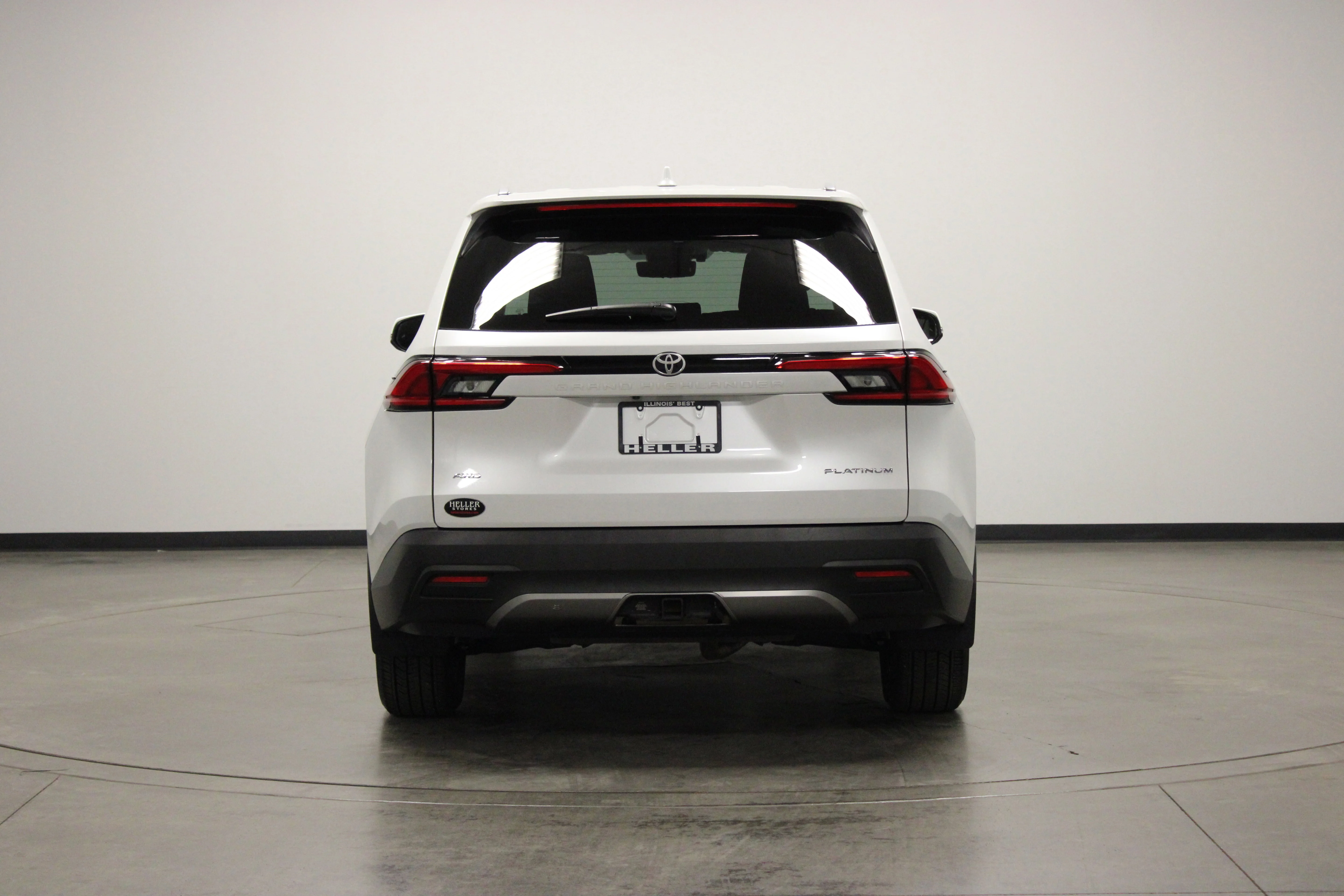 Used 2024 Pearl Toyota Platinum image 7