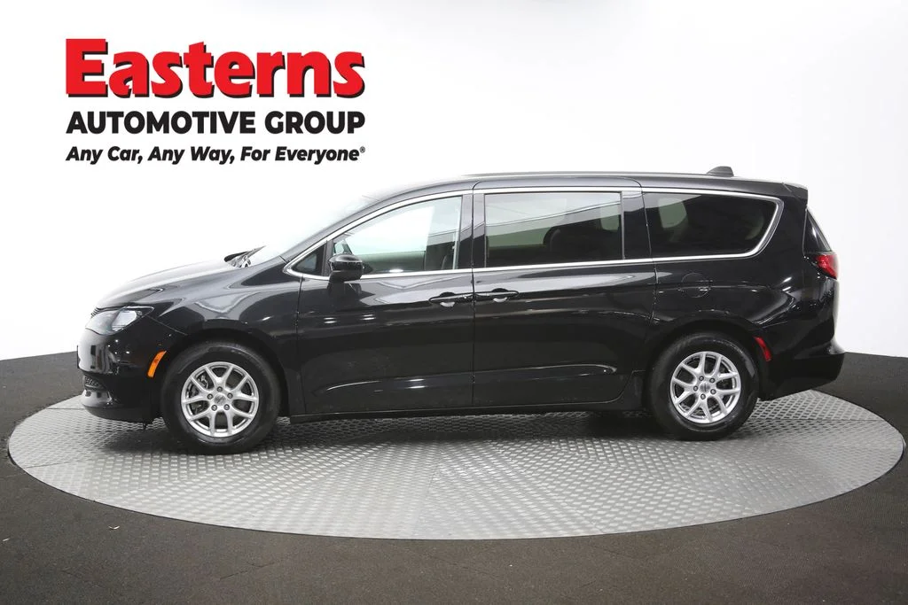 Used 2024 Black Chrysler LX image 60