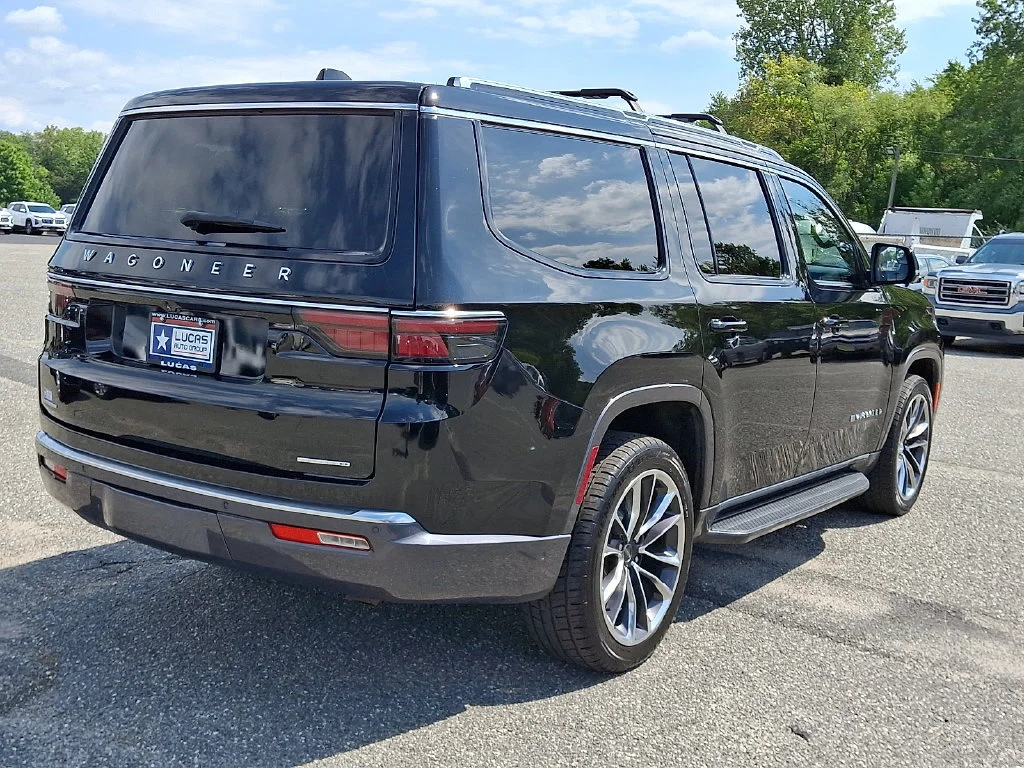 Used 2022 Diamond Black Crystal Pearlcoat Jeep Series II image 11