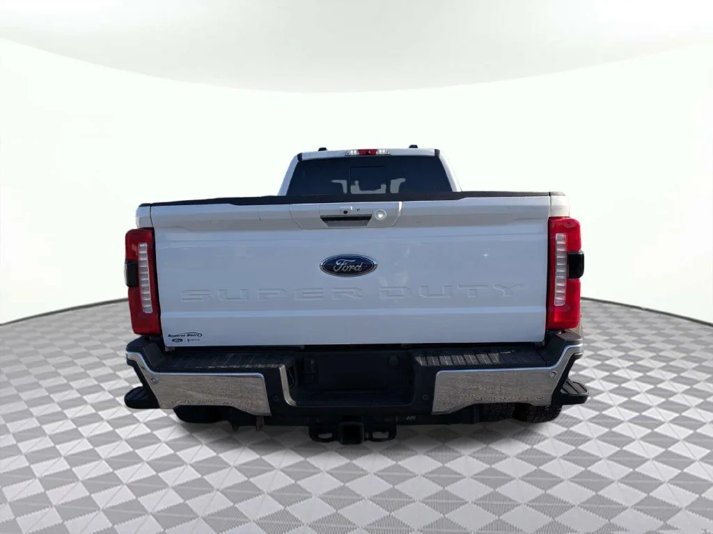 Used 2024 White Metallic Ford Lariat image 4