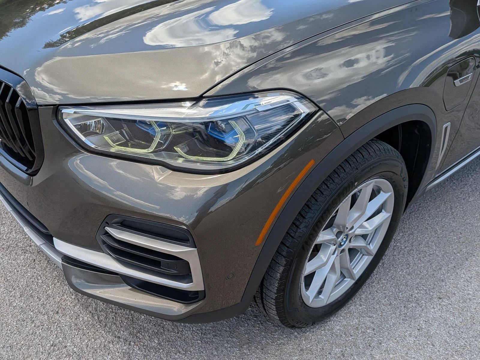 Used 2022 Manhattan Green Metallic BMW xDrive45e image 9